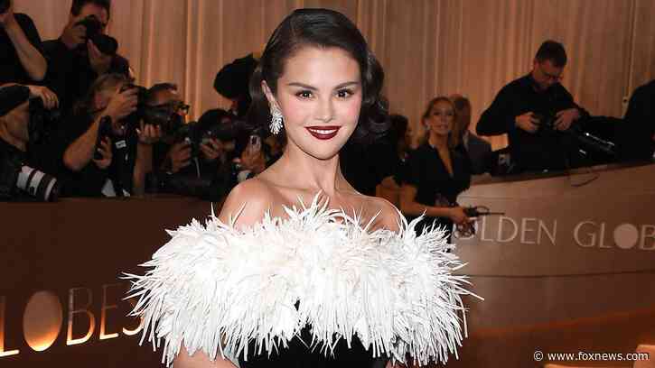 Selena Gomez posts swimsuit-filled yacht vacation photos with husband Benny Blanco