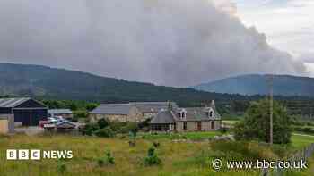 Police declare 'major incident' as wind change increases Cairngorms wildfire risk