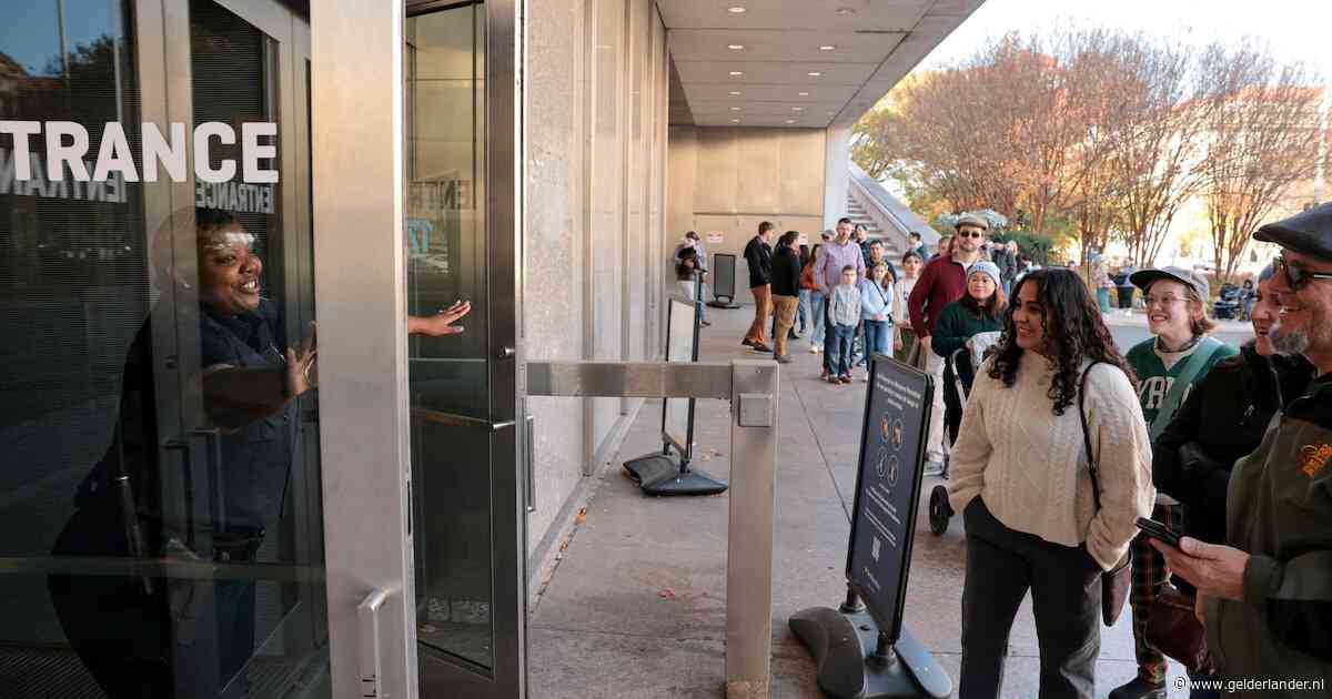 Trump wil waarschuwingsborden plaatsen bij museum over geschiedenis VS: ‘Niet accuraat, te woke’