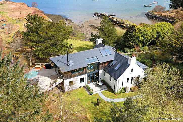 The best properties for sale overlooking the sea