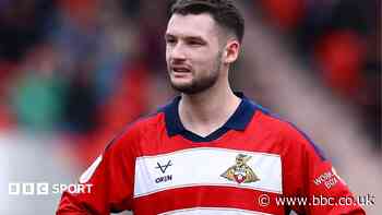 Doncaster midfielder Molyneux rejects new deal