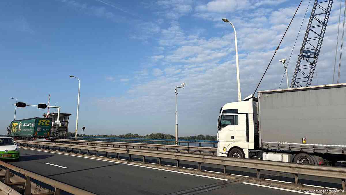 Installatie eerste camera's Merwedebrug geslaagd, handhaving gestart
