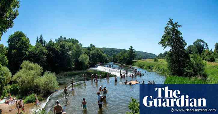 Almost 75% of England’s riverbanks ‘off limits’ to public, figures show