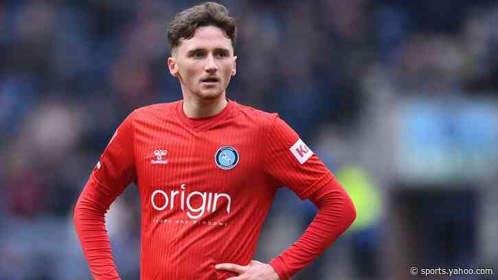 'Technically gifted' Lowry joins Motherwell on loan