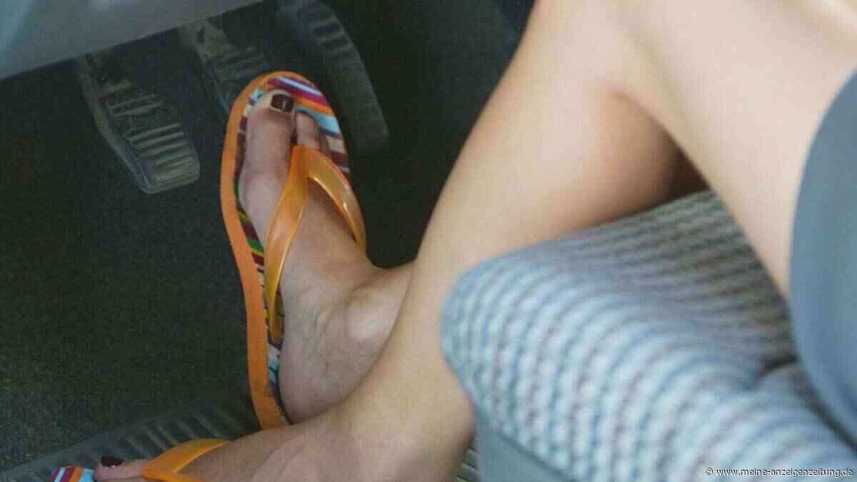 Flip-Flops, High Heels, barfuß: Welche Schuhe am Steuer richtig teuer werden können