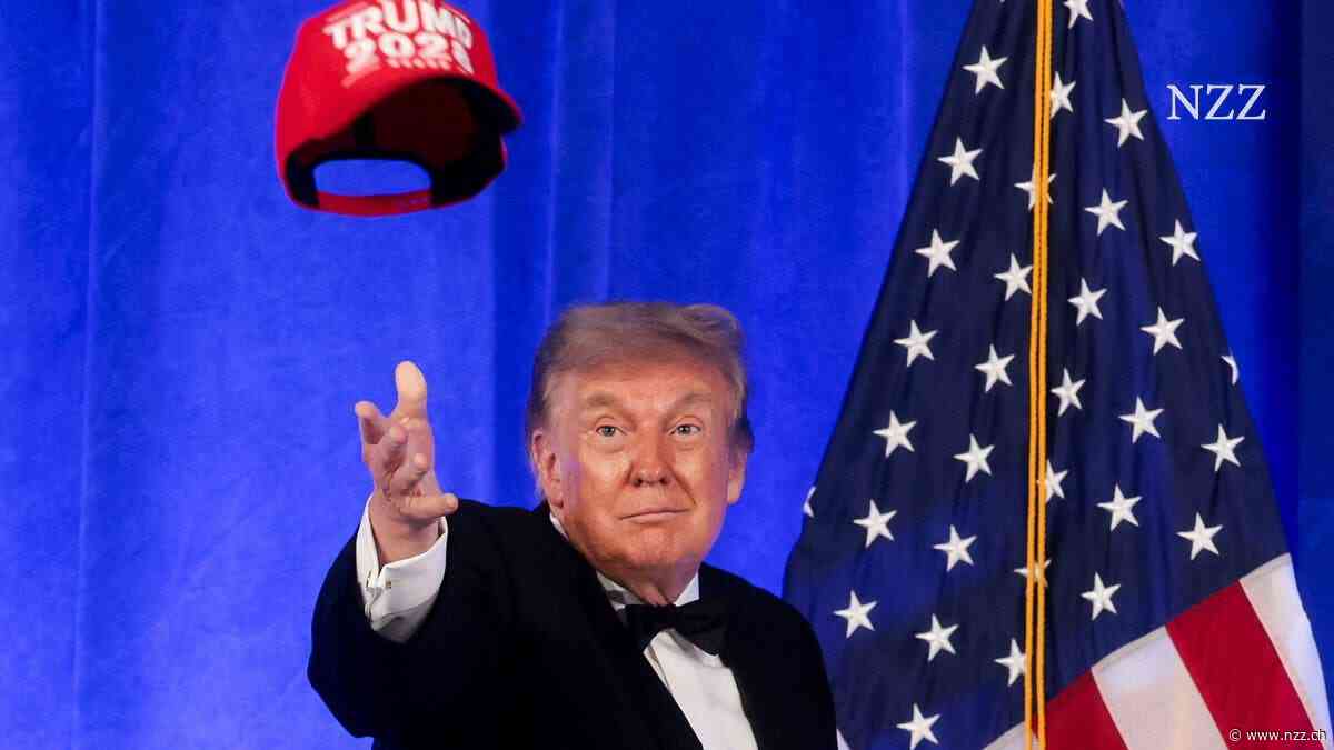 Trump versucht sich an einer Journalistengala als launiger Festredner. Die Anwesenden finden das nicht lustig