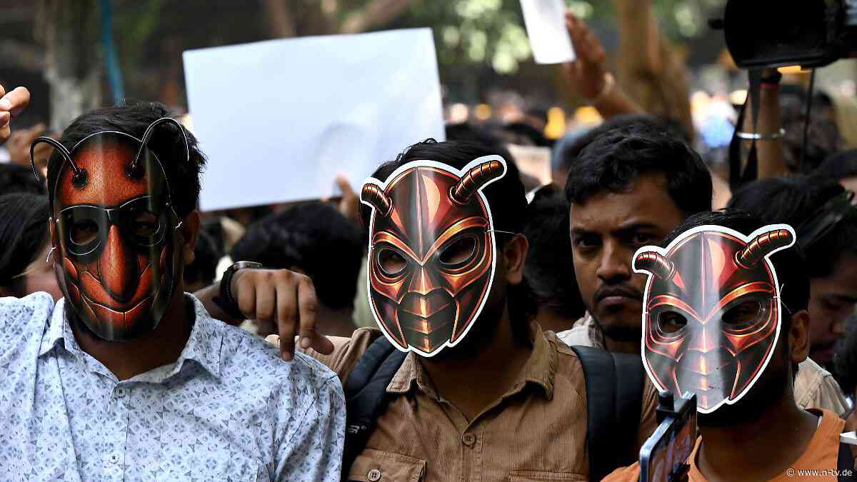 Reaktion auf Studentenproteste: "Kakerlaken-Partei" drängt Indiens Bildungsminister aus dem Amt