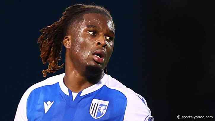 Woking sign ex-Gillingham defender Ogie