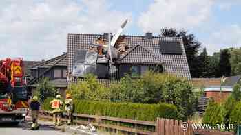 Vliegtuigje stort neer en eindigt in huis bij Bremen, zeker één dode