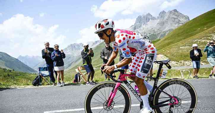 Arensman gevallen in afdaling van Galibier, Carapaz heeft bolletjestrui binnen, Pogacar werkt voor ploeggenoot