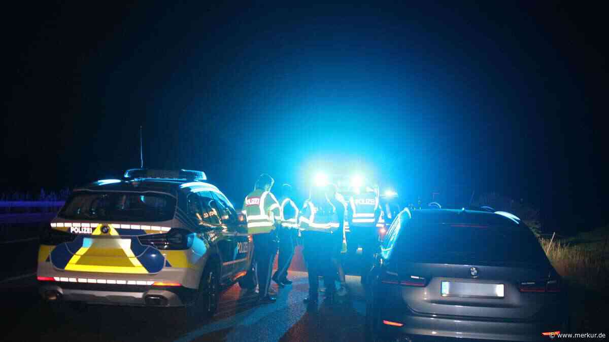 Kleintransporter rast auf Autobahn in Bayern vor Polizei davon – Beamte schießen auf Fahrzeug