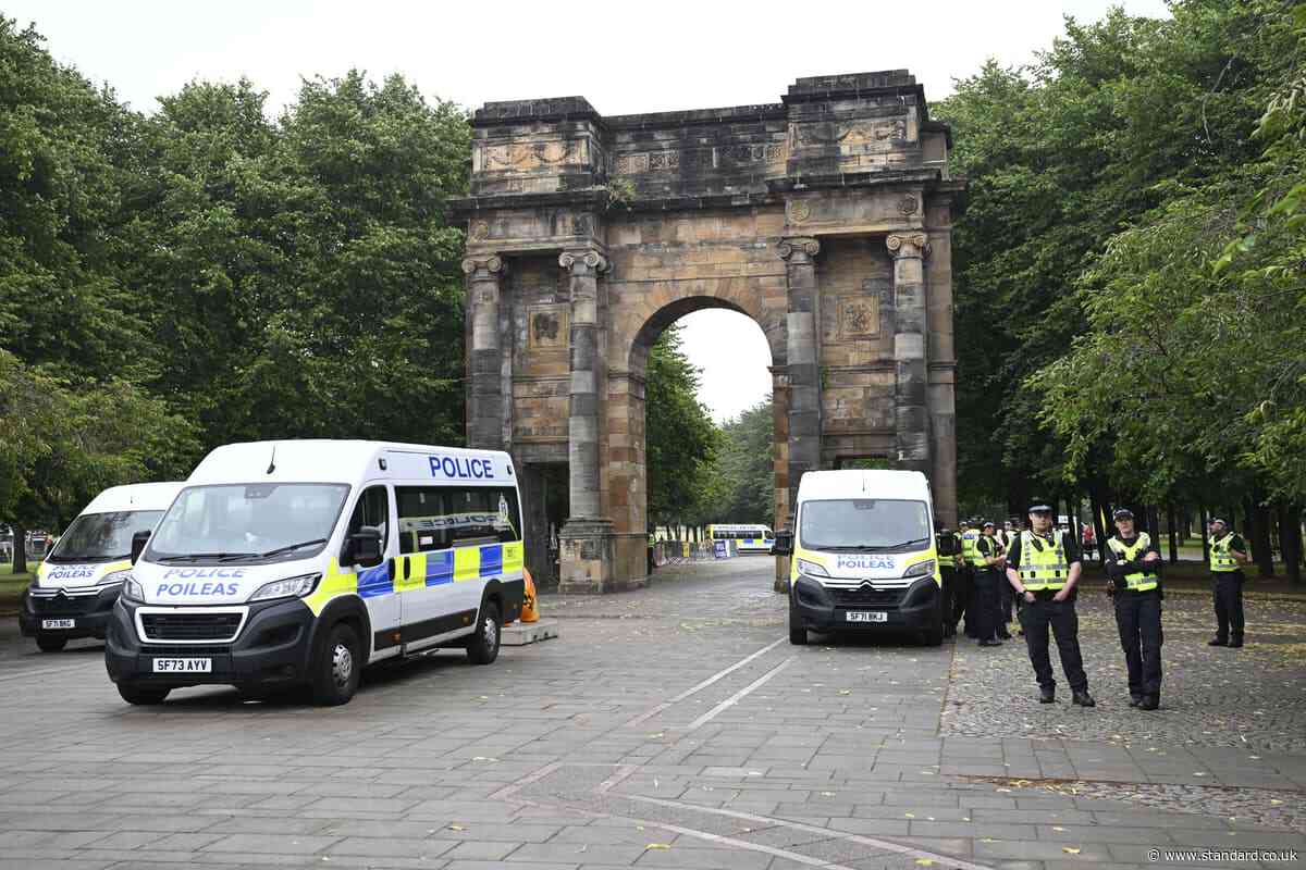 Arrests as violence erupts during anti-immigration Unite the Clans protest