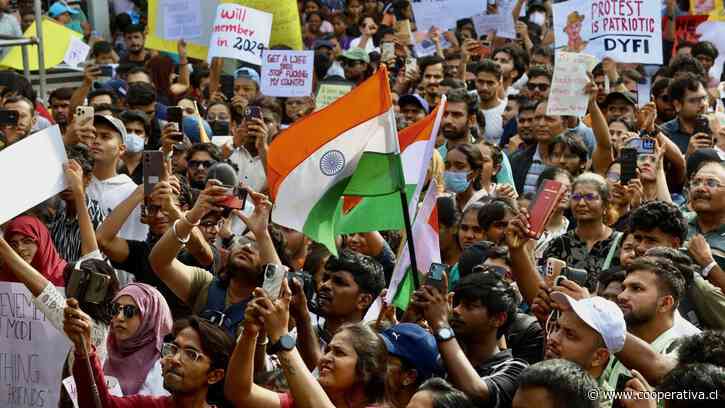 Triunfo de movimiento "Cucarachas" en India: ministro renunció y terminan protestas