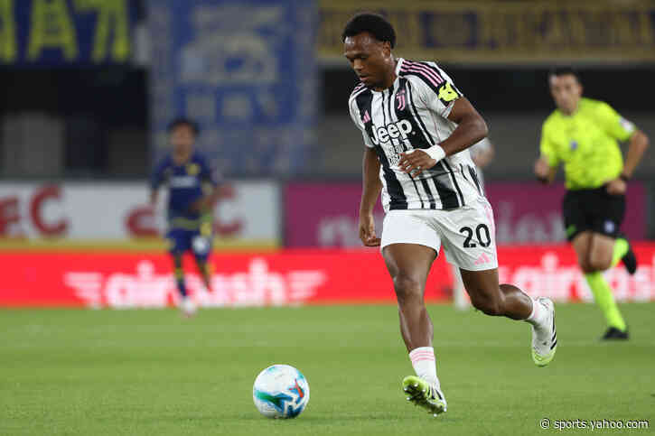 How much will Juventus earn by sending Openda to Lyon?