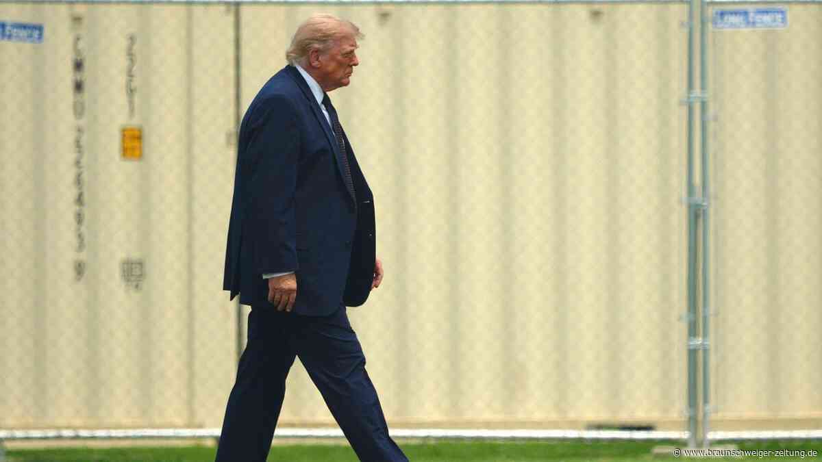 Warnschilder gegen die Wahrheit: Trump greift Amerikas Geschichte frontal an