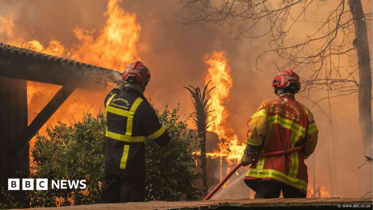 More than 250,000 flee wildfires in France and Spain