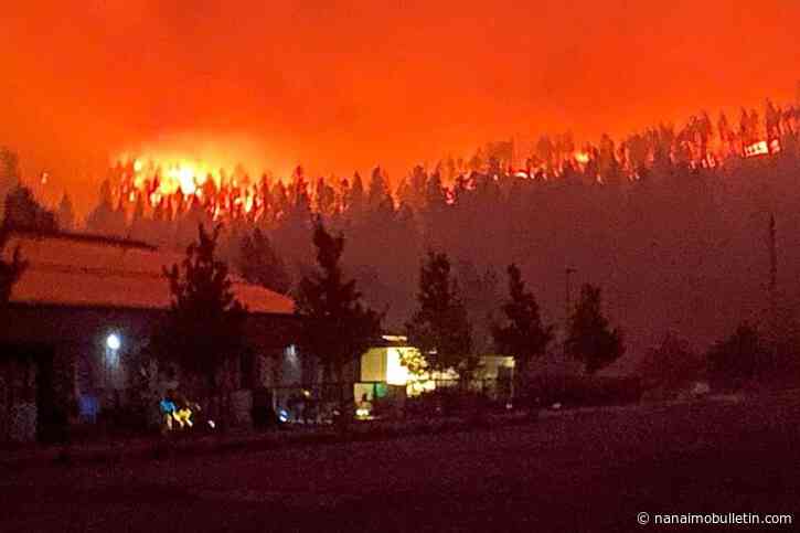 Clinton ‘preserved from major loss’ as Pear Lake fire grows overnight