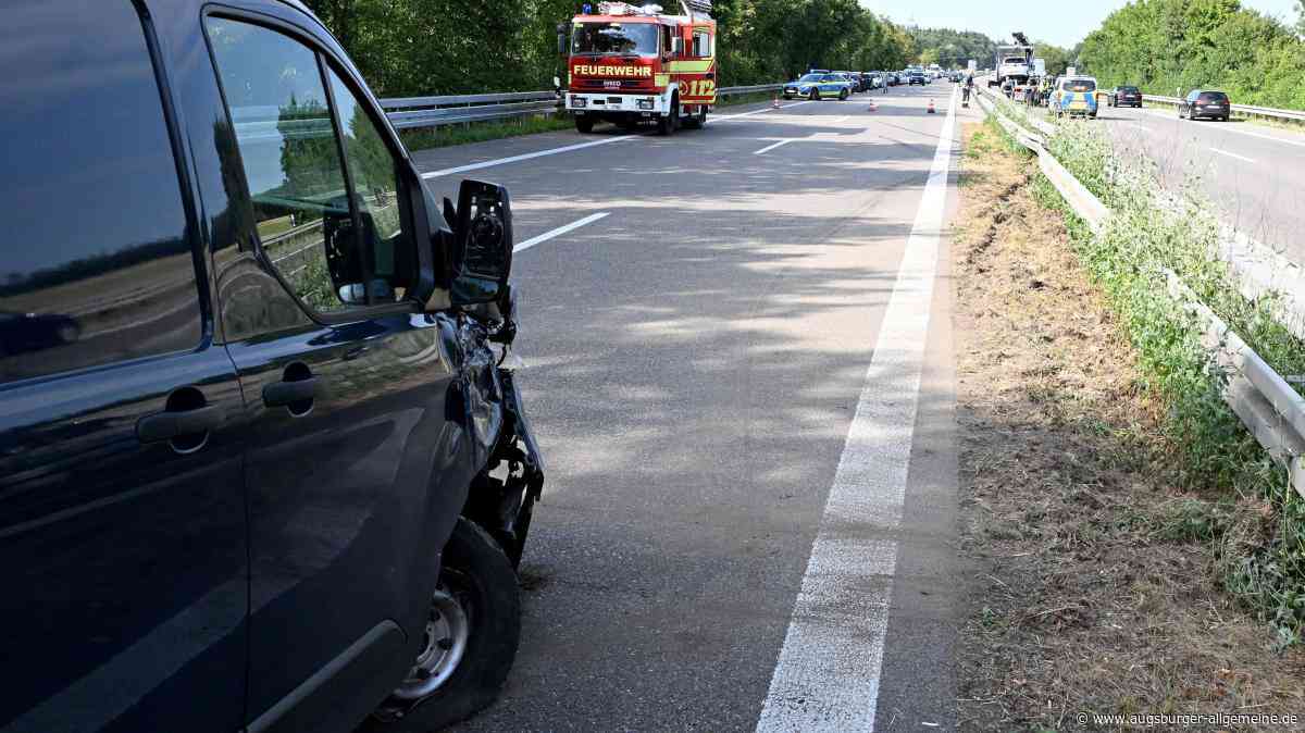 Rettungsgasse ignoriert, Autos wenden im Stau: Polizei greift auf der B30 nach Unfällen durch