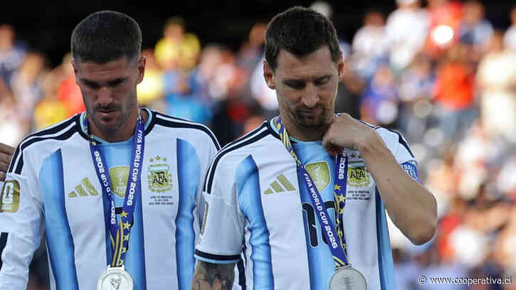 Messi reapareció en Argentina para apoyar al club presidido por su hermano