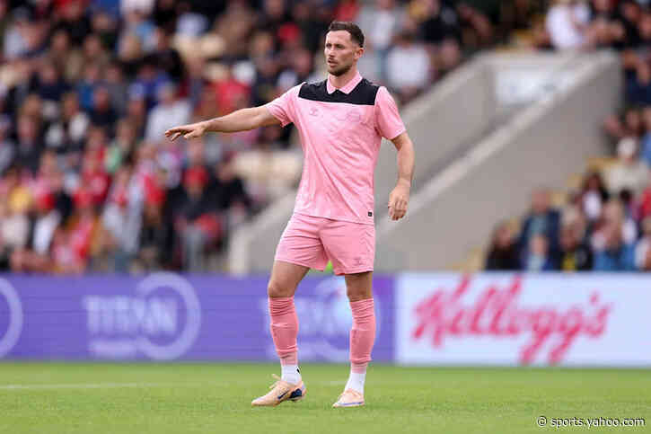 Sunderland Midfielder Is Gathering Interest From The EFL Championship: Should Le Bris Cash In On Him?