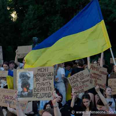 ‘Game of Thrones’ as Ukraine’s president, defense minister split