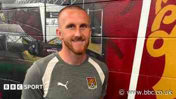 Northampton sign midfielder Lemonheigh-Evans