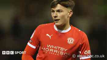 Wycombe sign Stoke forward Tezgel on loan