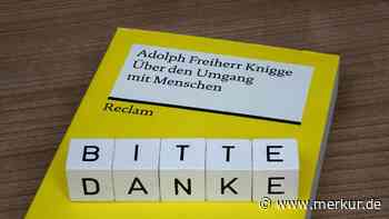 Mantel halten und Tür öffnen – wann Höflichkeit laut Knigge-Expertin übergriffig wirkt