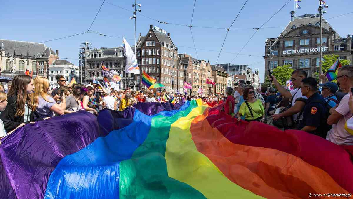 In beeld | Eerste 'historische viering' WorldPride begonnen in Amsterdam