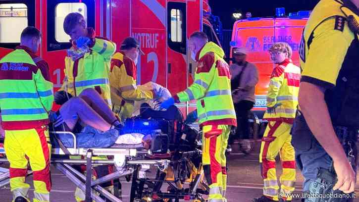 Berlino, furgone sulla folla durante il Pride: morta una donna e 16 feriti. Si cerca un 21enne