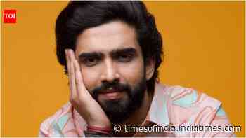 Amaal Mallik deletes explosive tweets against Tanishk Bagchi