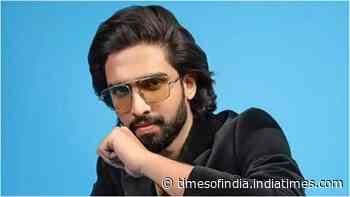 Amid Tanishk controversy, Amaal on unrequited love while celebrating Awarapan 2 song