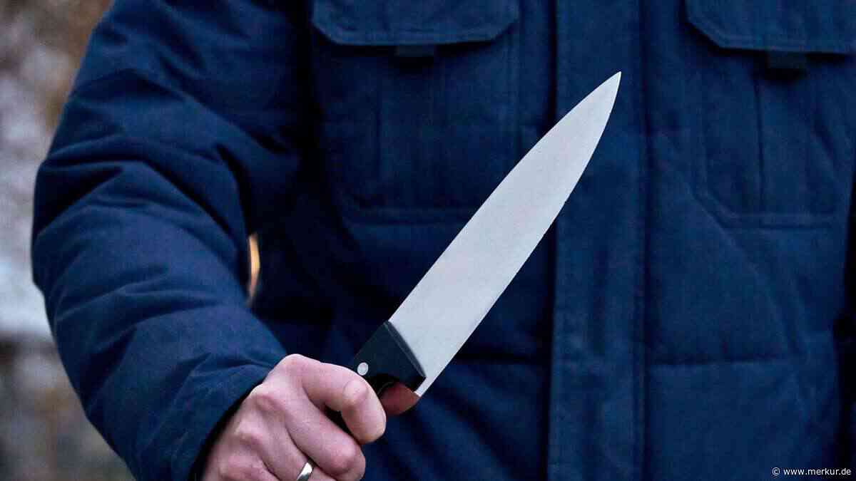 Mann sticht mit Küchenmesser auf Kontrahenten ein – Psychiatrie
