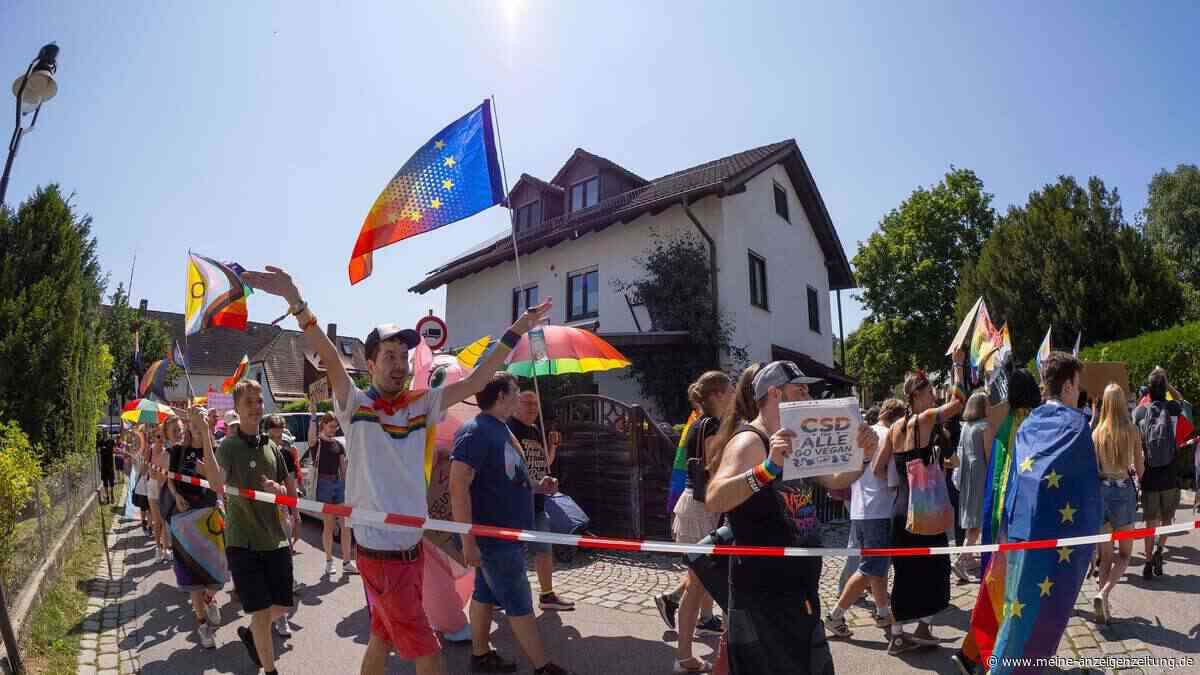 600 Teilnehmer beim Christopher-Street-Day in Ebersberg