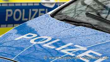 Verärgerter Anwohner wirft Steine auf ein Auto