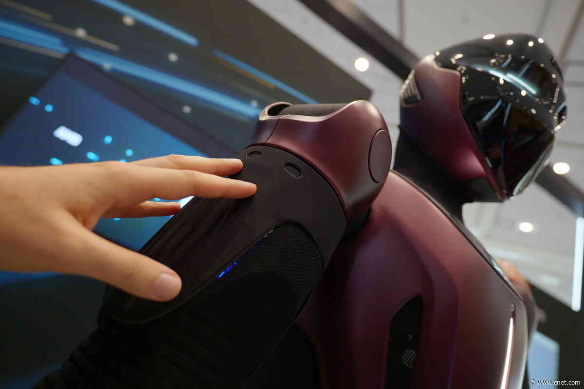 New Humanoid Robot with ‘Smart Skin’ (I Touched It)