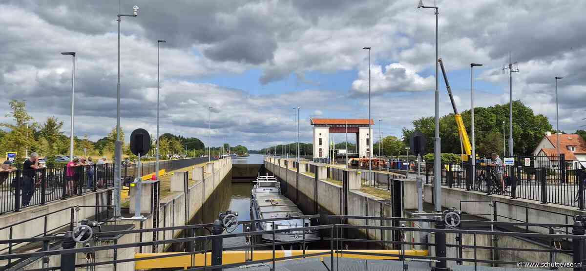 Plotsklapse stremming Twentekanaal kwam als verrassing voor schippers