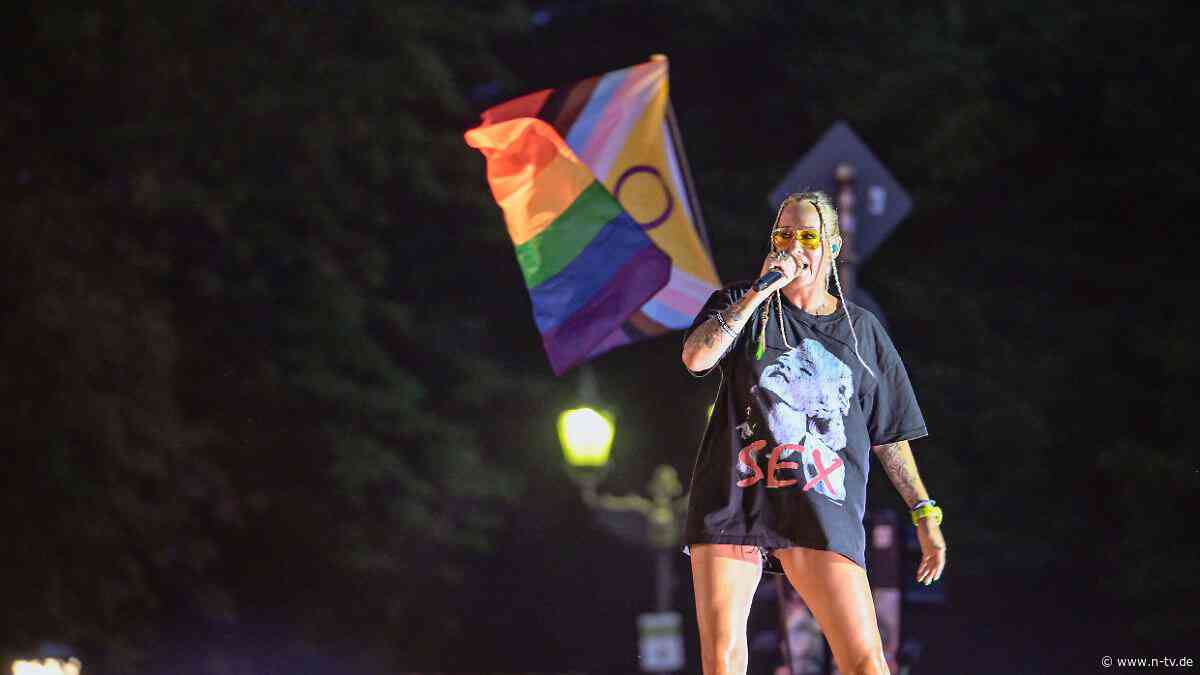 "Ekelhaft und sinnlos": Sarah Connor und Ikkimel sind nach dem CSD-Anschlag entsetzt