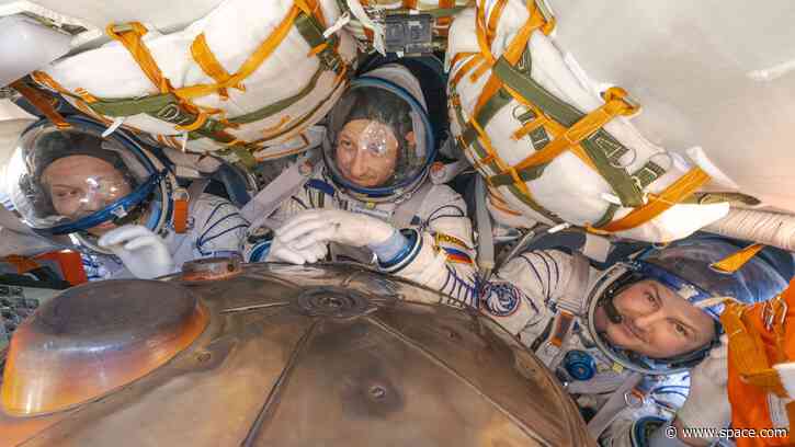 NASA astronaut, 2 cosmonauts return to Earth after 241 days on space station