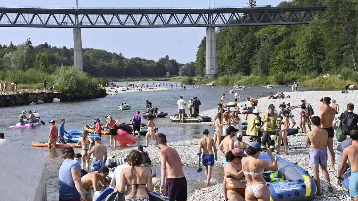 Touristen kentern in Wehranlage – die Fotos zum Großeinsatz an der Isar
