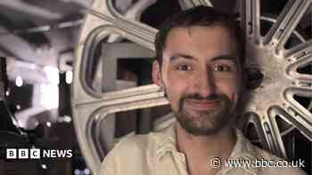 I'm a projectionist - I don't just 'press play'