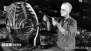 The glass pioneers who helped illuminate the globe