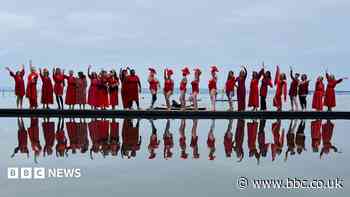 'Iconic' Kate Bush flash mob dance returns