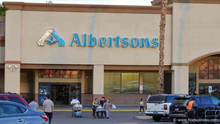 Albertsons warns of softer grocery demand as consumers pull back