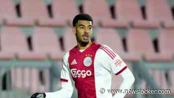 Ajax ontbindt contract van Zakaria Ouazane