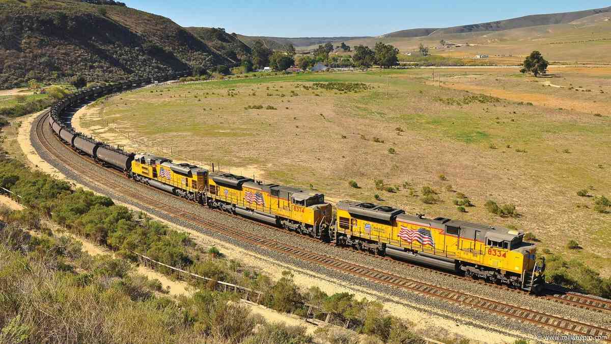 Two North American rail giants are linking their freight networks