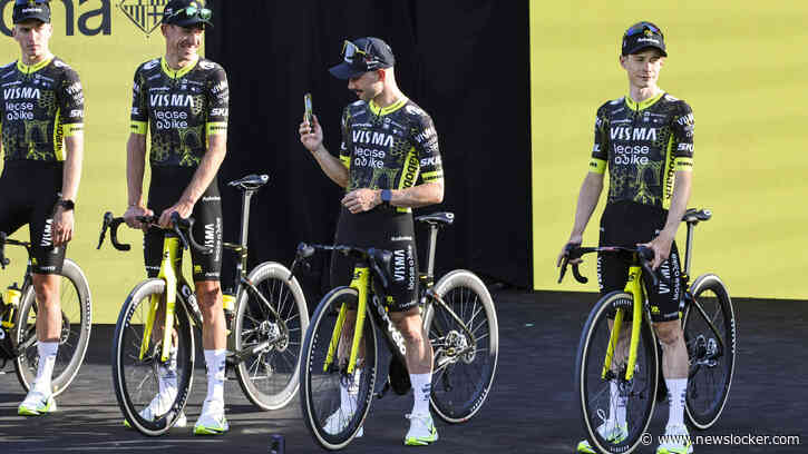 Visma-Lease a Bike staat met kater en trots op Champs-Élysées: ’Geloof in eindzege Tour was er echt’