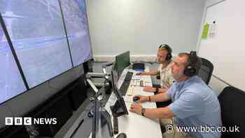 Aspiring air traffic controllers learn the ropes