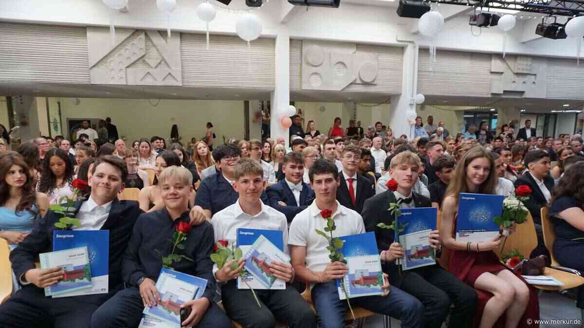 70 Absolventen verabschiedet