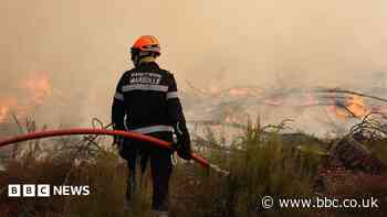 Firefighters battle wildfire as tens of thousands evacuated near Bordeaux